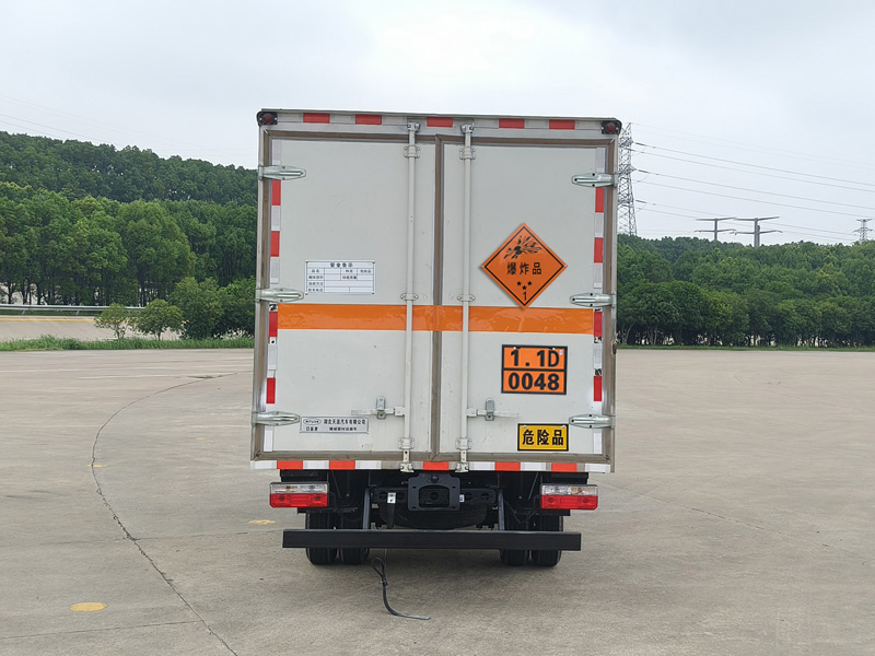 日途牌HTY5045XQYEQ6爆破器材運(yùn)輸車公告圖片