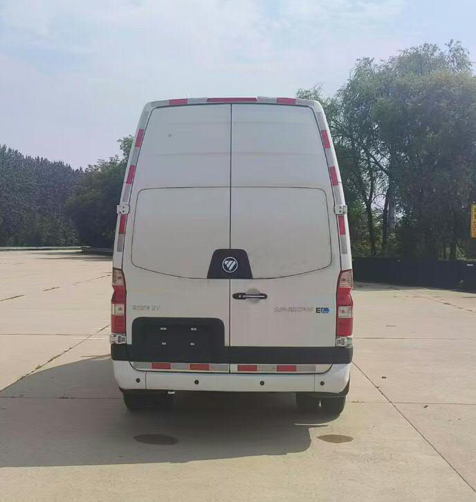 福田牌BJ5048XXYEVJ純電動(dòng)廂式運(yùn)輸車公告圖片