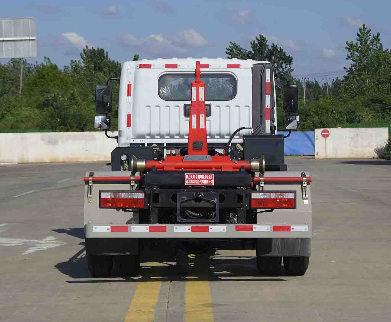 凱力風(fēng)牌KLF5090ZXXE6車廂可卸式垃圾車公告圖片