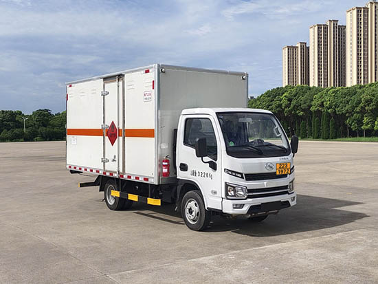 日途牌HTY5033XRQSH6易燃?xì)怏w廂式運(yùn)輸車