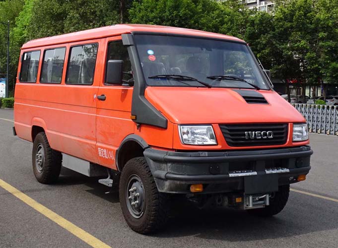 圣路牌SLT5050XYBK5L運(yùn)兵車