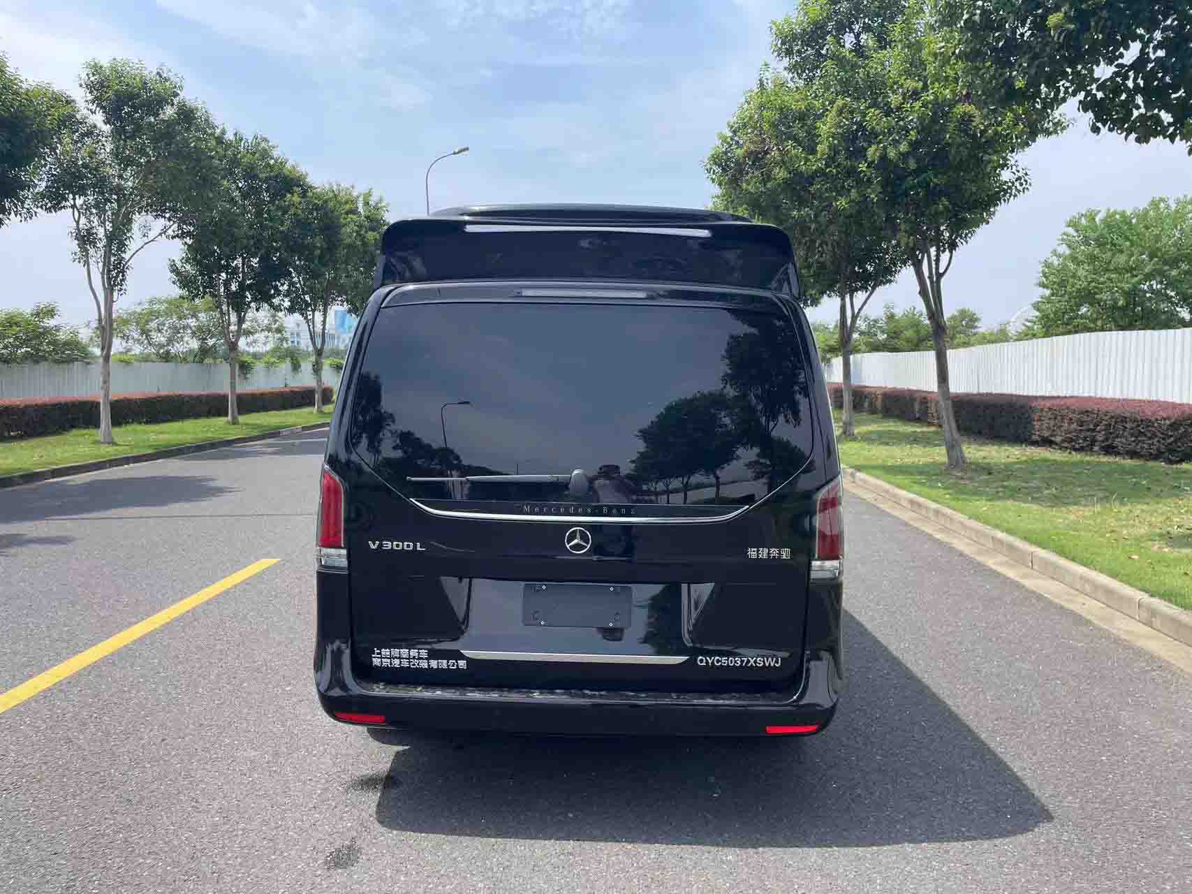 上喆牌QYC5037XSWJ商務(wù)車公告圖片