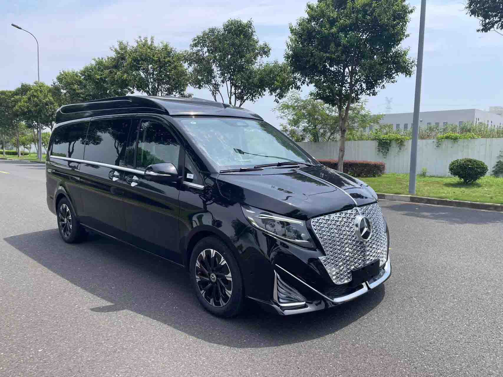 浩達(dá)牌QYC5036XSWJ商務(wù)車