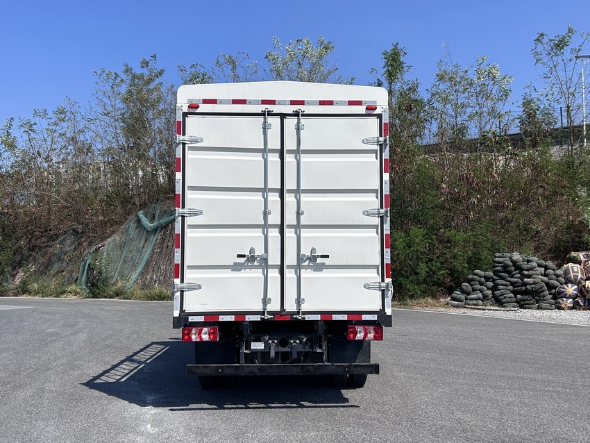 陜汽牌SX5047CCYBEV341N純電動倉柵式運輸車公告圖片