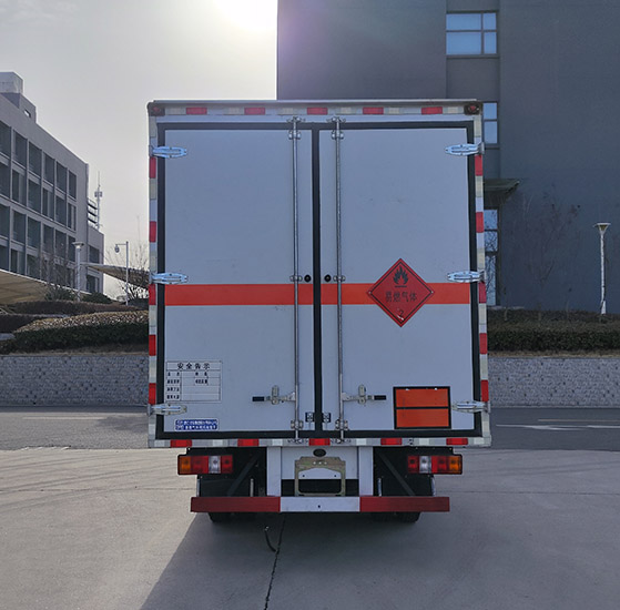 程力牌CL5071XRQ6BXW易燃?xì)怏w廂式運(yùn)輸車公告圖片