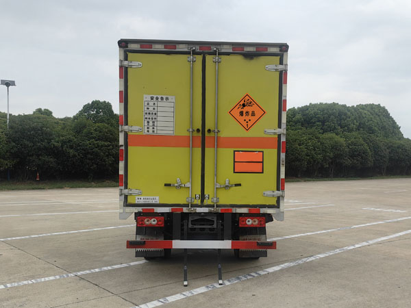 楚勝牌CSC5041XQYB6爆破器材運(yùn)輸車公告圖片