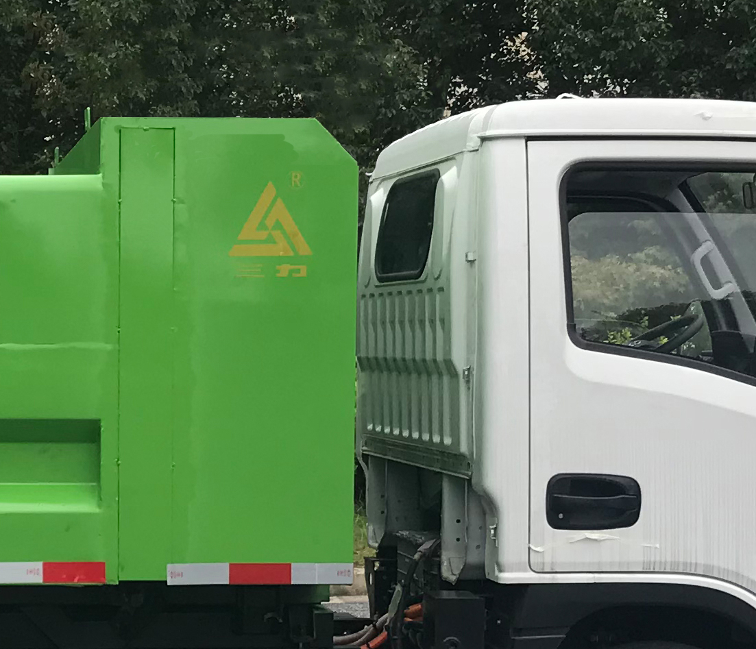 三力牌CGJ5046ZLJSHBEV純電動(dòng)自卸式垃圾車公告圖片