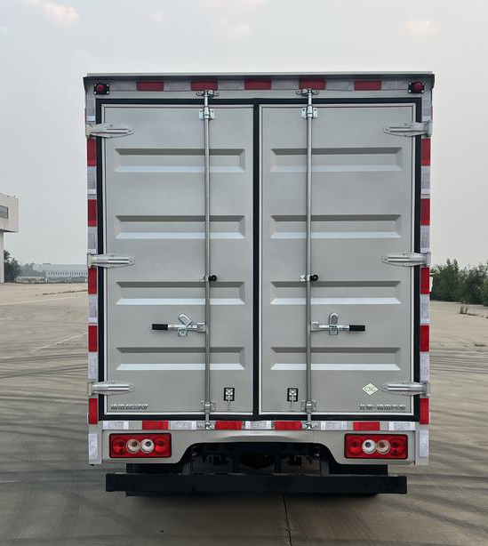 福田牌BJ5044XXY-FM1廂式運(yùn)輸車公告圖片