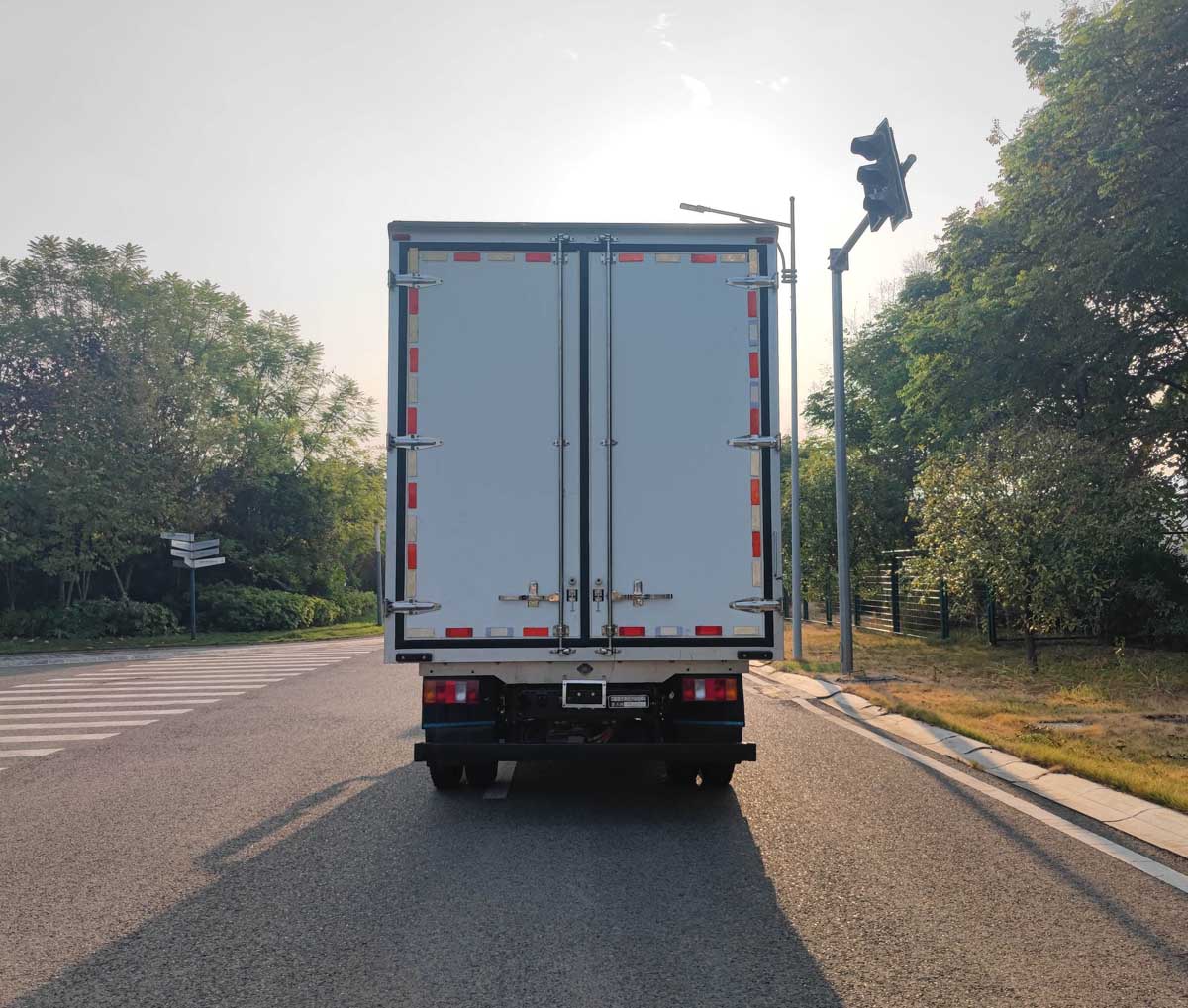 豪沃牌ZZ5047XLCH3414Z145BEVC0純電動冷藏車公告圖片