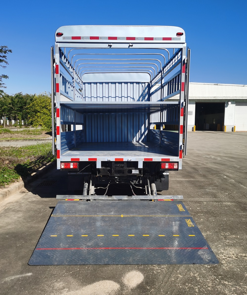 廣汽牌YC5040CCYFHEBEV純電動倉柵式運輸車公告圖片