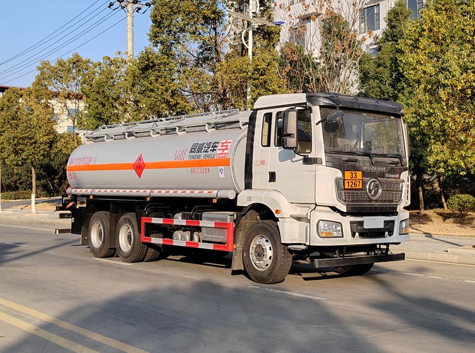 專(zhuān)威牌HTW5269GRYSY6易燃液體罐式運(yùn)輸車(chē)