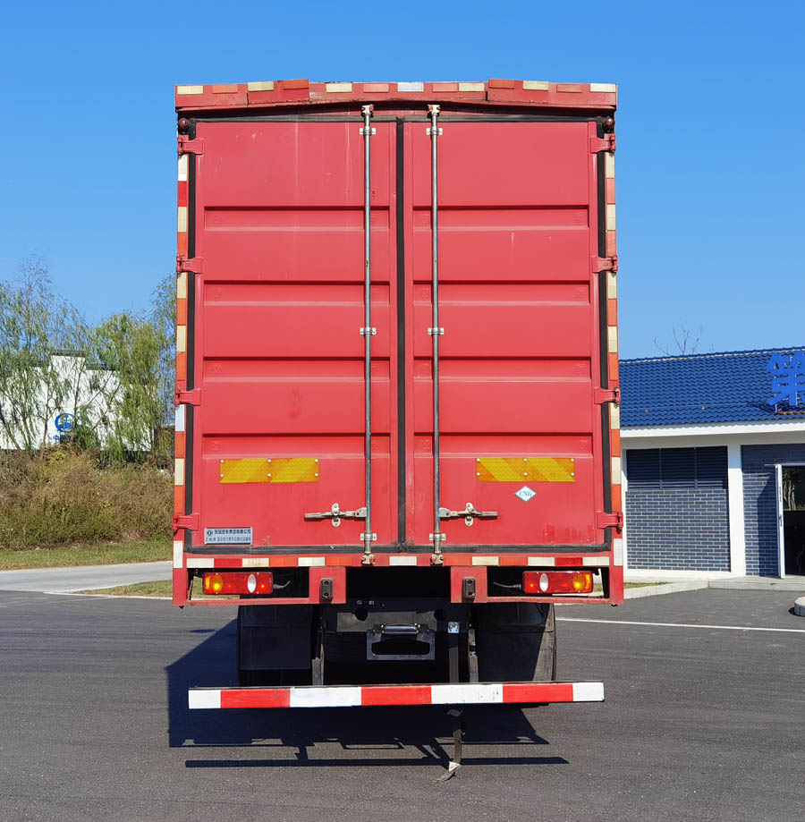 東風(fēng)牌EQ5182XYKREEV插電式增程混合動(dòng)力翼開啟廂式車公告圖片