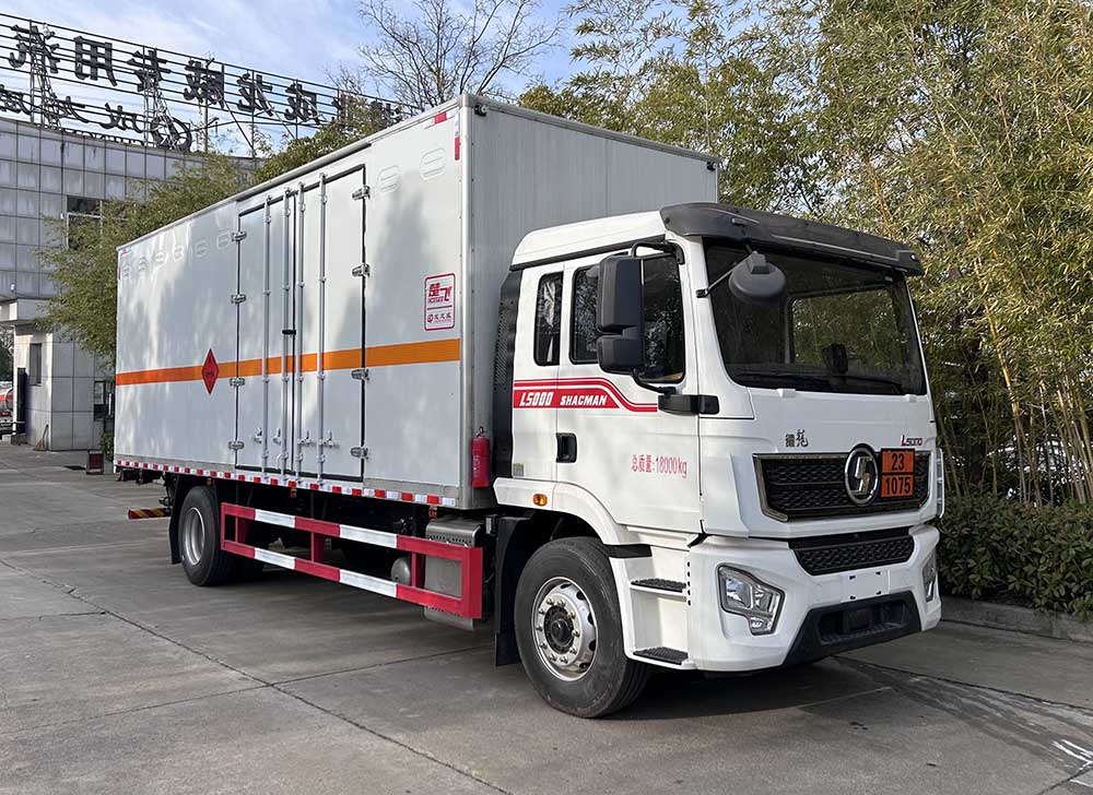 楚飛牌CLQ5180XRQ6SX易燃?xì)怏w廂式運輸車公告圖片