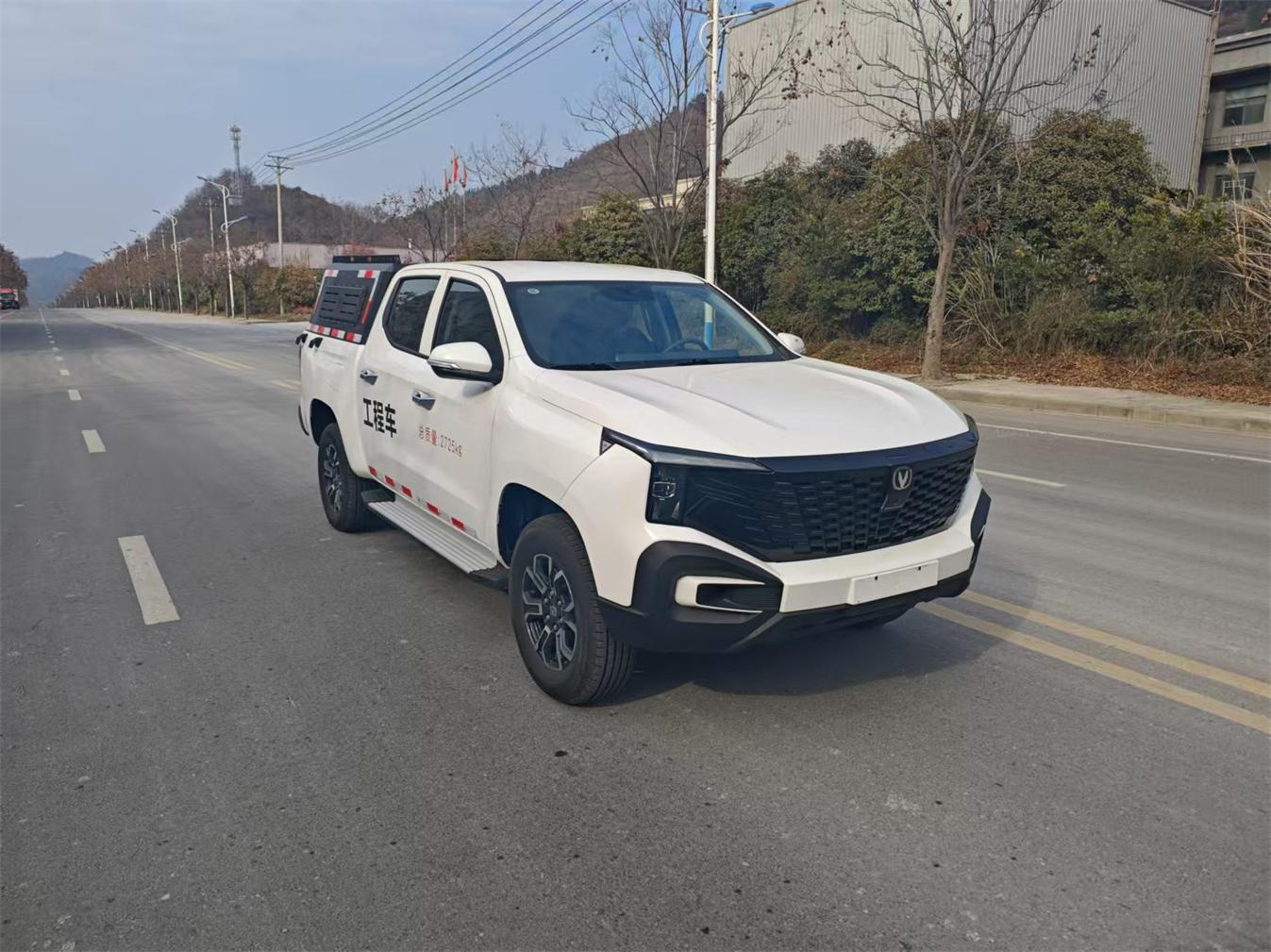 XCL5030XGC6HEV型插電式增程混合動力工程車圖片