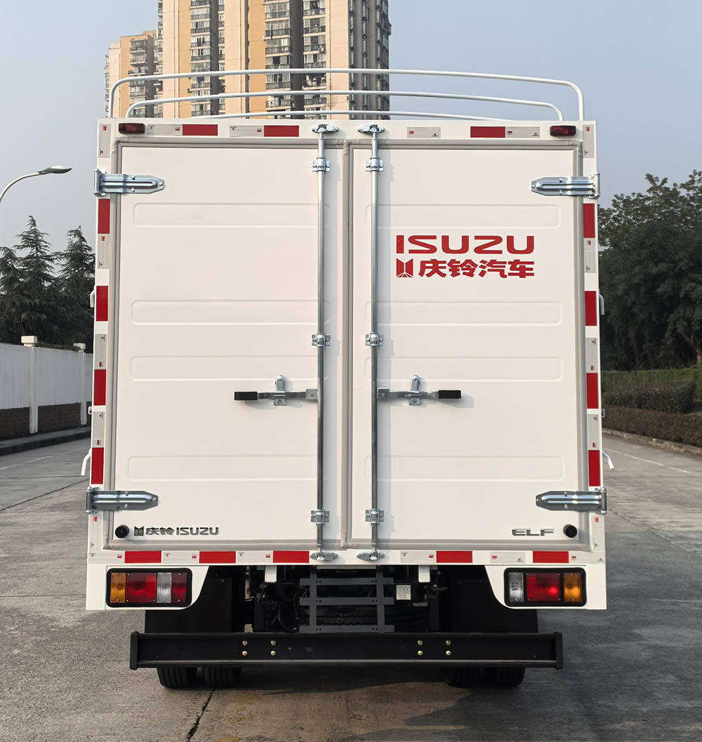 五十鈴牌QL5043CCYFMHW倉柵式運(yùn)輸車公告圖片