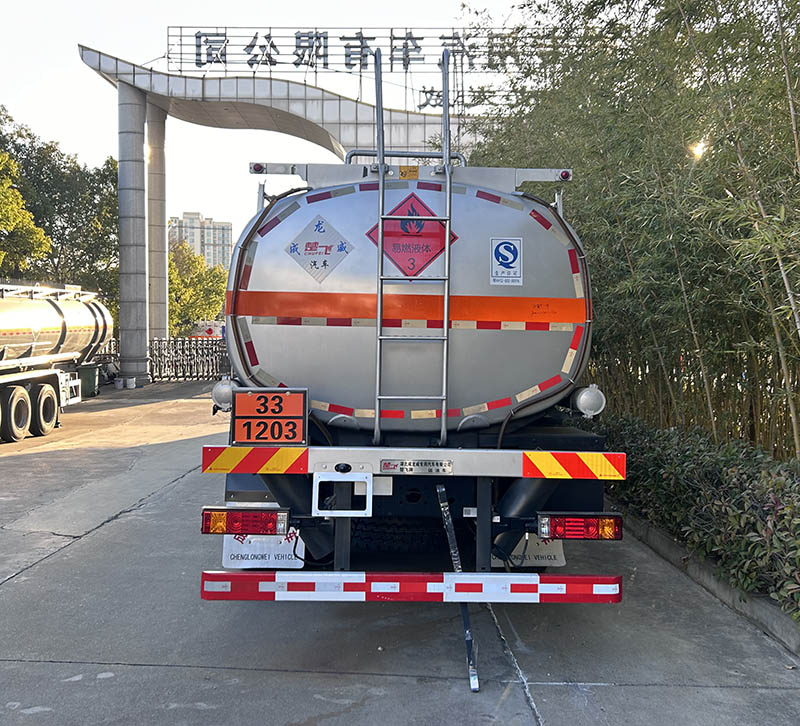 楚飛牌CLQ5268GYY6SX運油車公告圖片