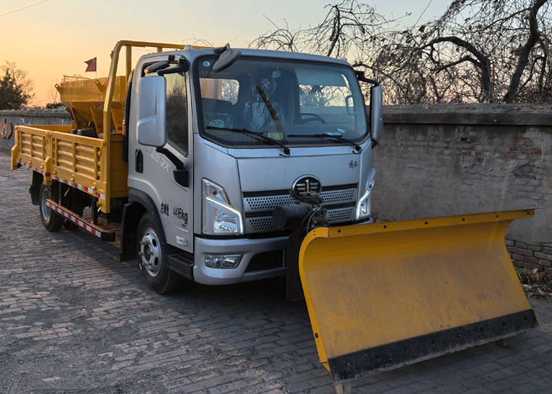 思嘉特牌SJT5044TCXD6CA除雪車公告圖片