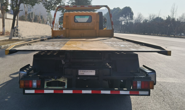 長興德龍牌ZZZ5040TQZDL6D清障車公告圖片