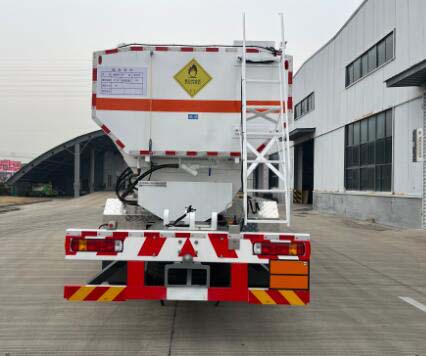 澳瑞凱牌BBQ5320THAC現(xiàn)場混裝銨油炸藥車公告圖片