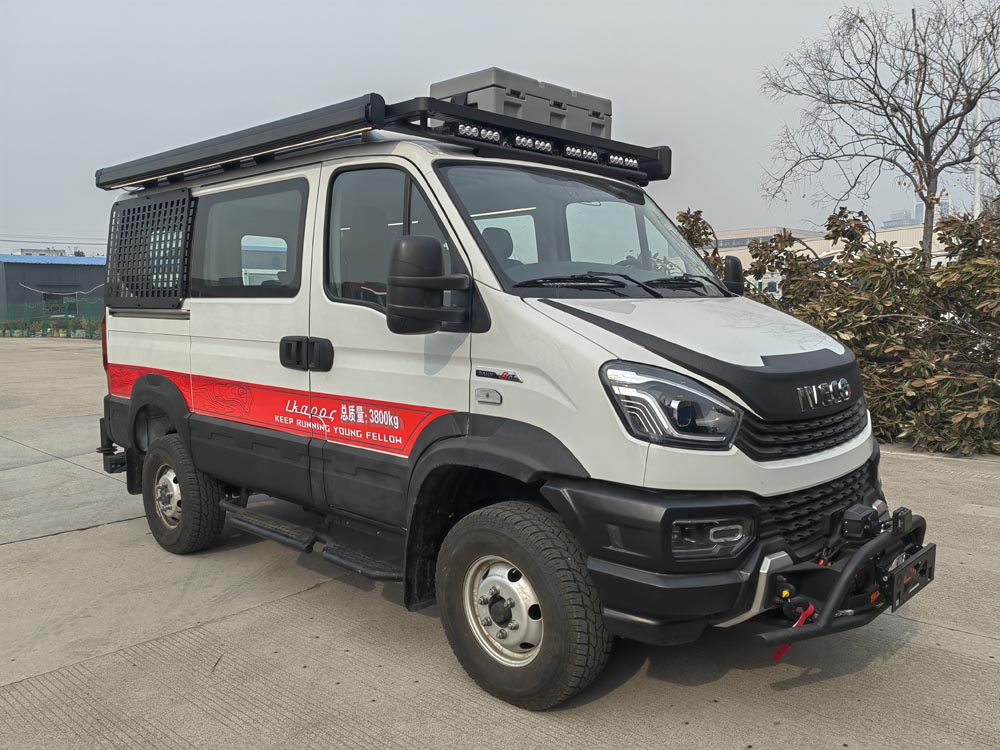 依維柯牌NJ5046TSYEDDH宿營(yíng)車(chē)公告圖片