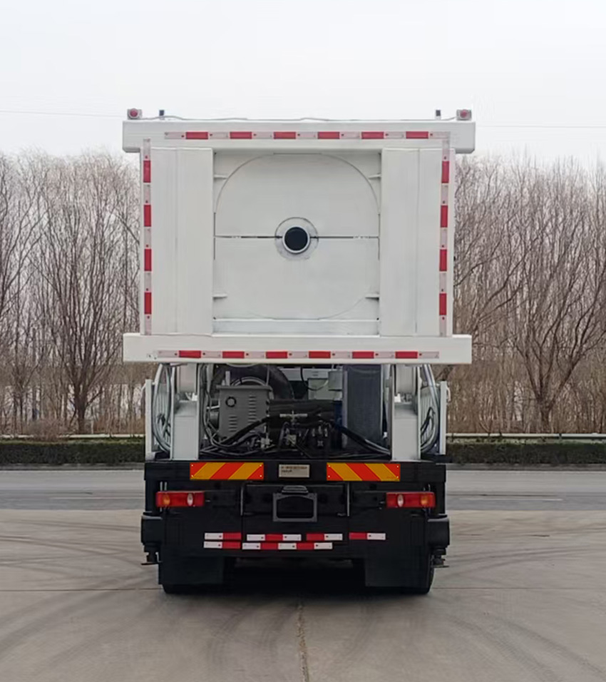 寶旭龍卡牌EBX5256TZJ鉆機(jī)車公告圖片