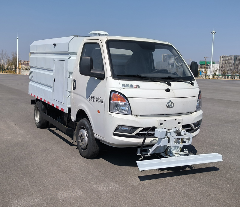 中植汽車牌CDL5040TYHCKSBEV純電動路面養(yǎng)護車