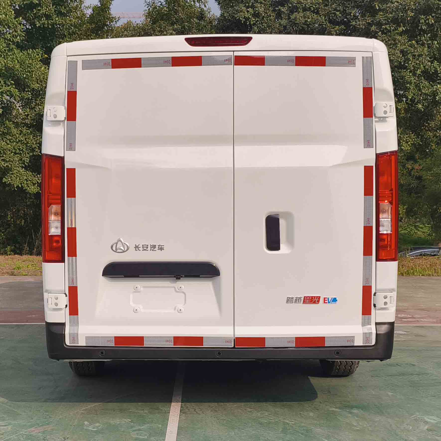 長安牌SC5039XXYAAACBEV純電動(dòng)廂式貨車公告圖片