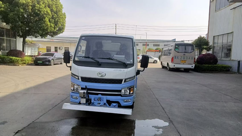 三聯(lián)牌YSY5041TYHBEV純電動(dòng)路面養(yǎng)護(hù)車公告圖片