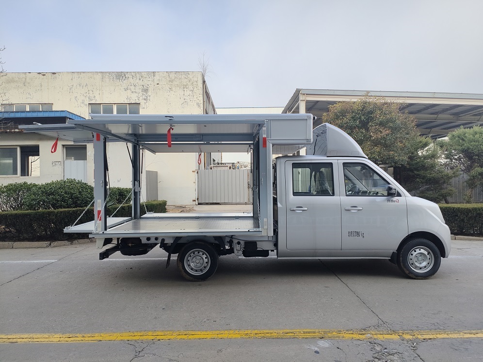 福田牌BJ5030XYK4AC6-70翼開啟廂式貨車公告圖片