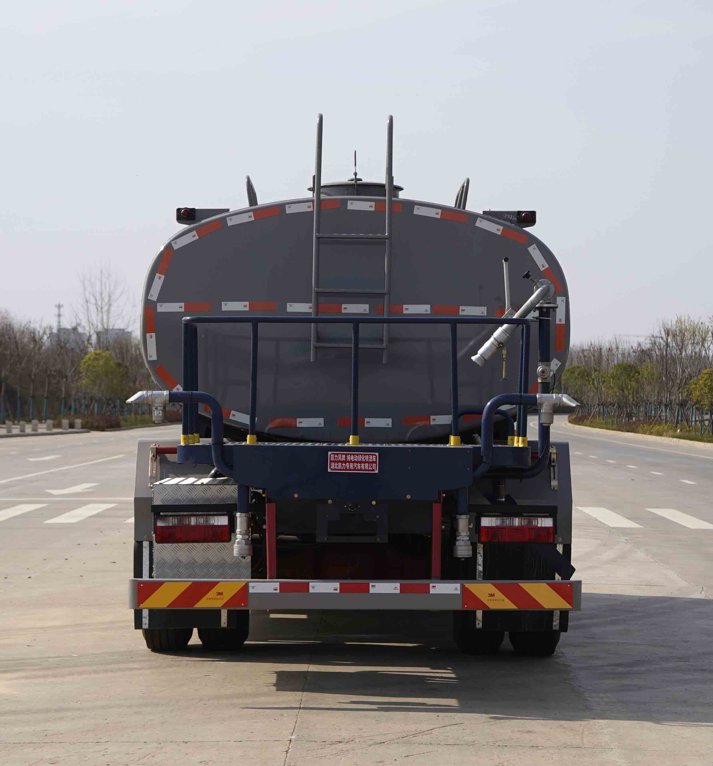 凱力風(fēng)牌KLF5189GPSBEV純電動(dòng)綠化噴灑車公告圖片