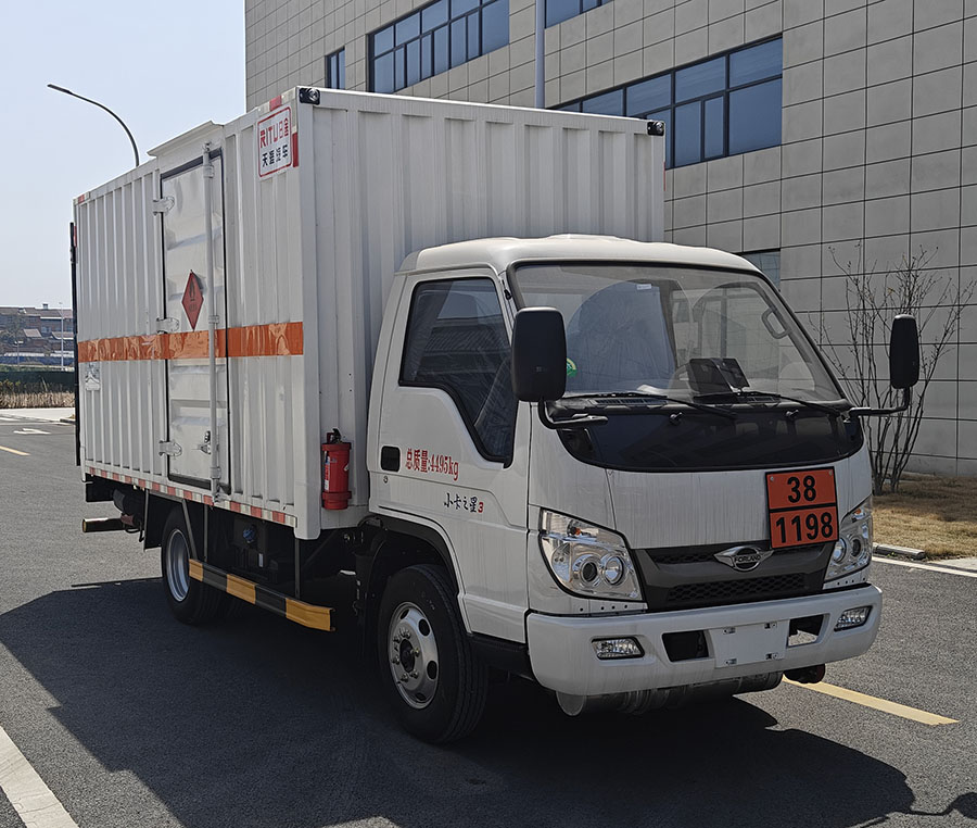 日途牌HTY5045XRYBJ6易燃液體廂式運輸車