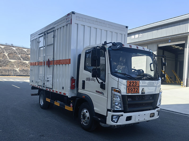 日途牌HTY5040XRQZZ6易燃氣體廂式運輸車公告圖片