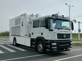 大流量排水抢险车