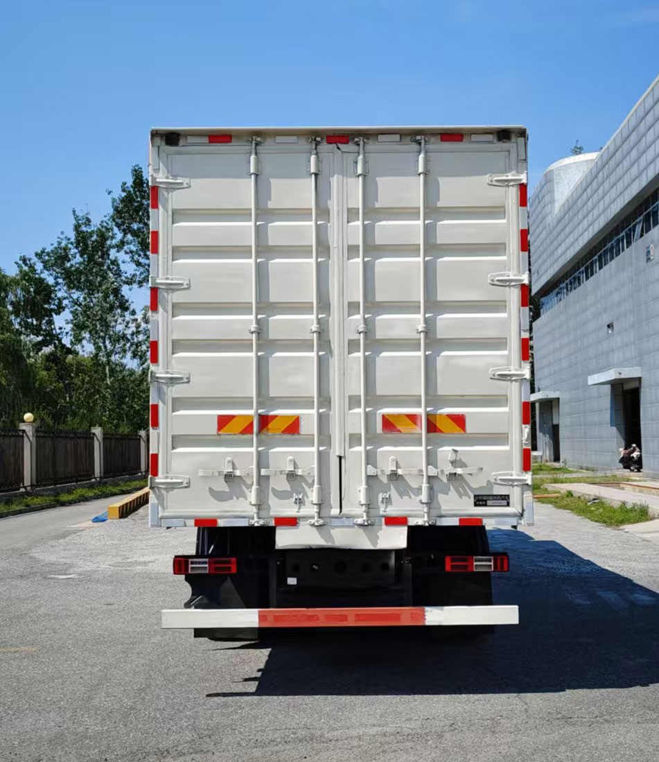 歐曼牌BJ5329XXYY6GRL-08廂式貨車公告圖片