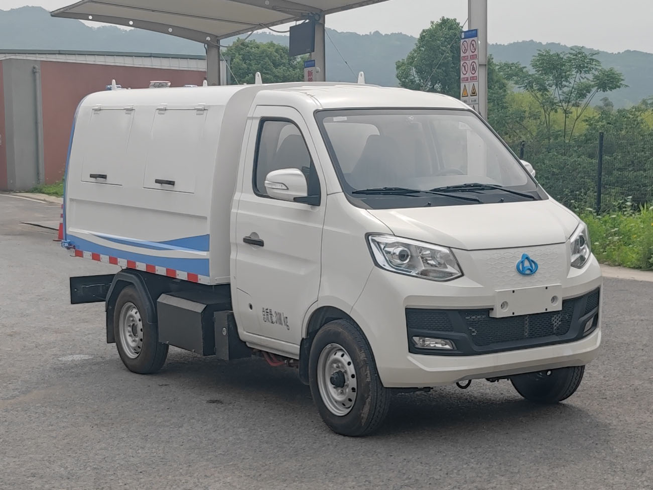 鑫馳牌XQY5033ZLJBEV純電動自卸式垃圾車公告圖片