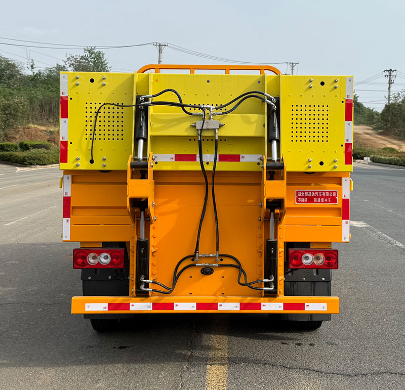 布隆牌LLL5045TFZB6防撞緩沖車公告圖片