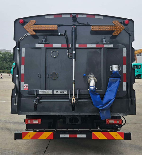 宇通牌YTZ5124TXSD0BEV純電動(dòng)洗掃車公告圖片