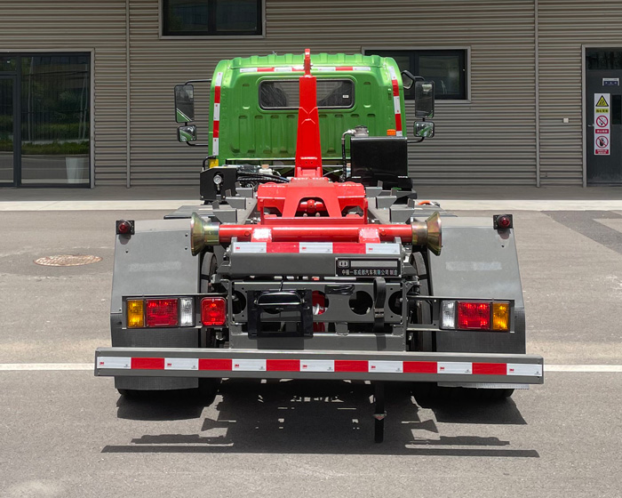 中植汽車牌CDL5120ZXXCDWBEV純電動(dòng)車廂可卸式垃圾車公告圖片