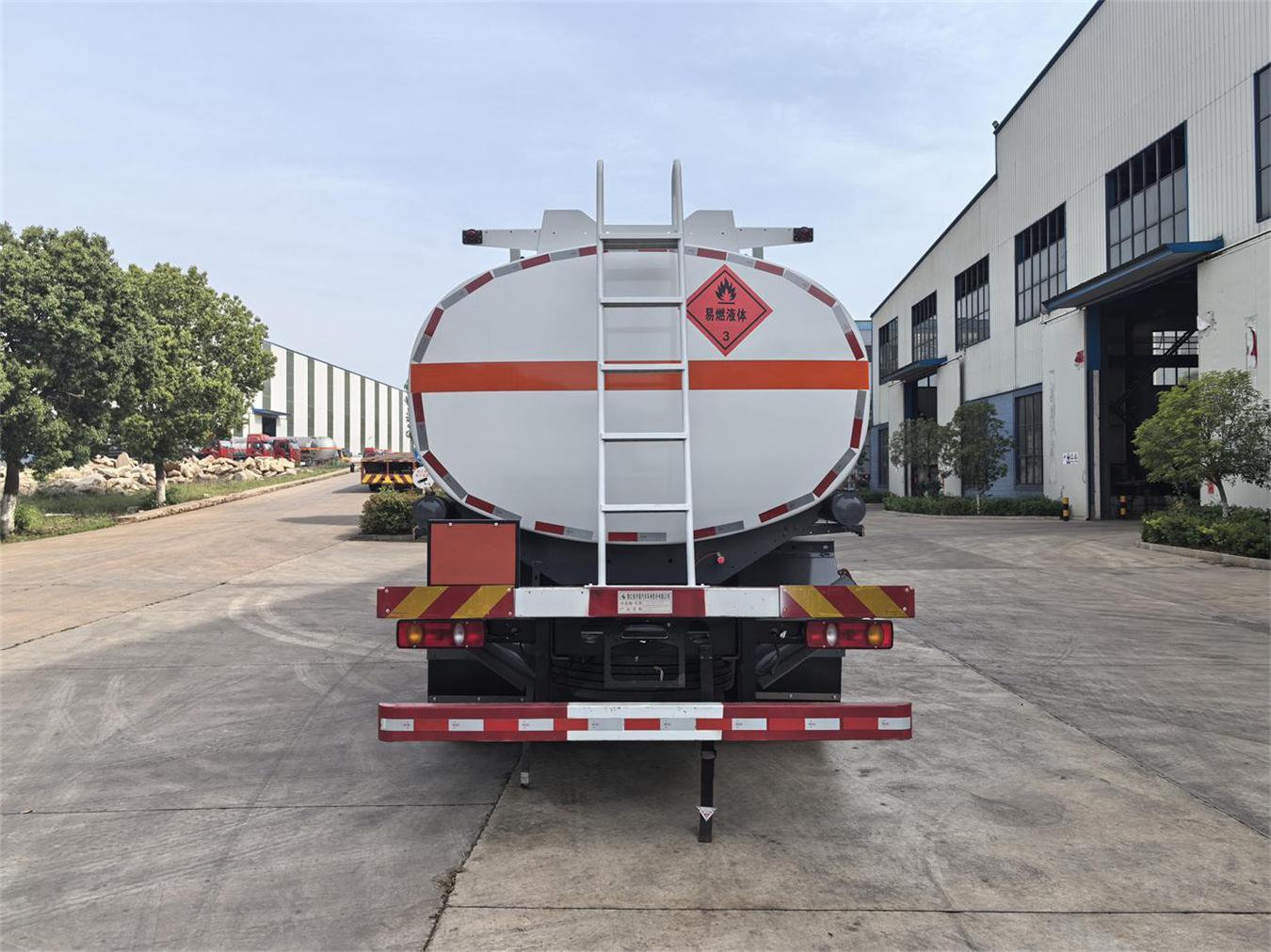 齊星牌QXC5183GJYD6加油車公告圖片