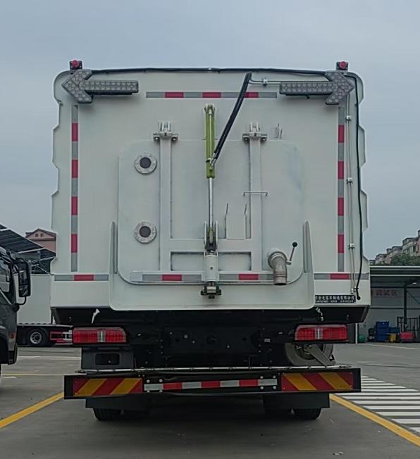 創(chuàng)維牌NJL5180TXSTADEV純電動洗掃車公告圖片