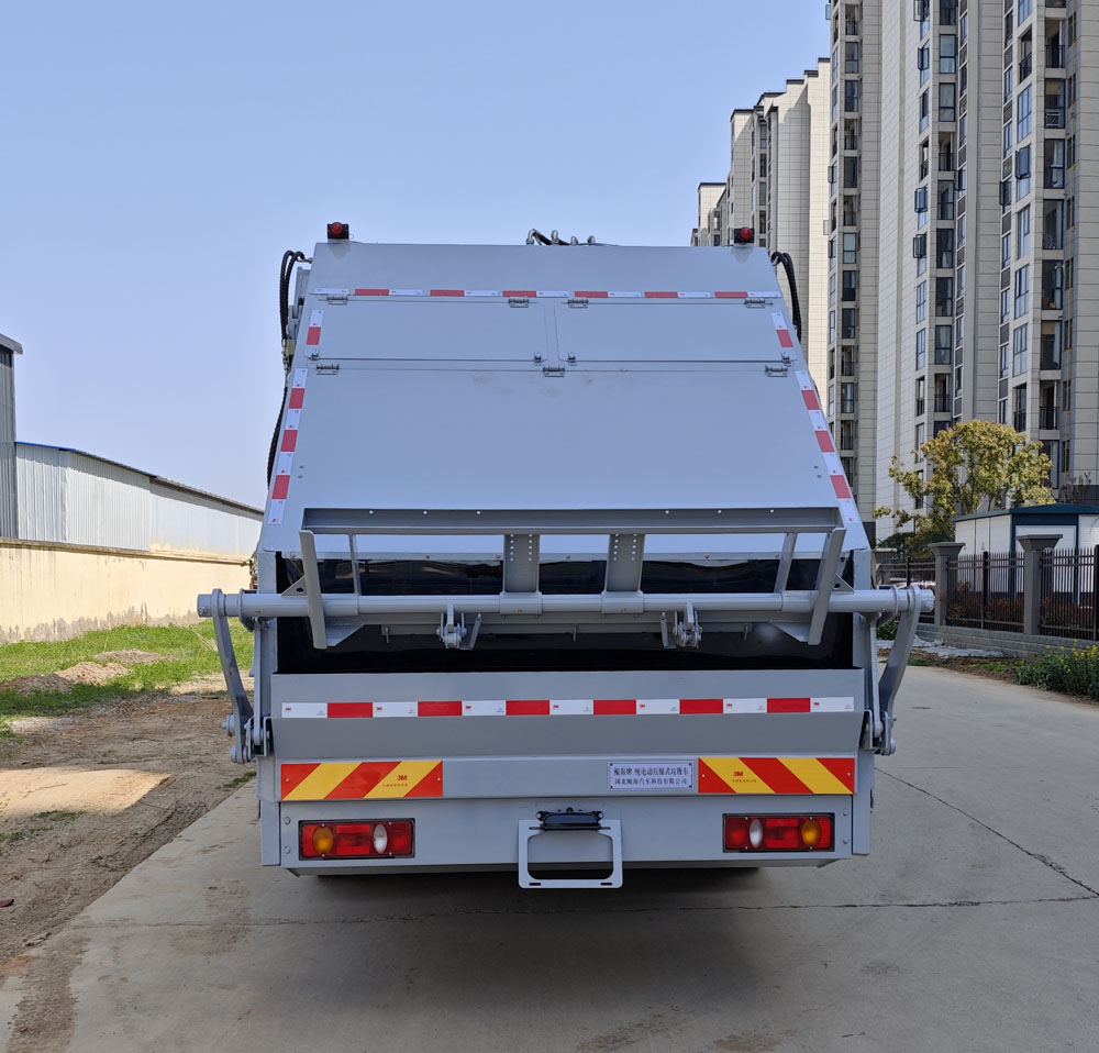 鯤海牌HKH5180ZYSDBEV純電動(dòng)壓縮式垃圾車公告圖片