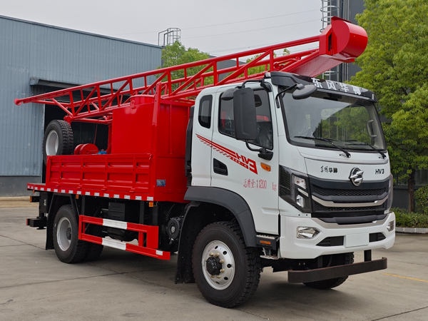 程力威牌CLW5110TZJAYY鉆機(jī)車(chē)