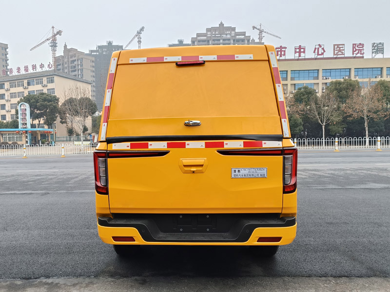 楚勝牌CSC5037XXHZ6救險(xiǎn)車公告圖片