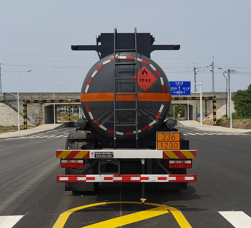 潤(rùn)知星牌SCS5151GRYEQ6易燃液體罐式運(yùn)輸車公告圖片