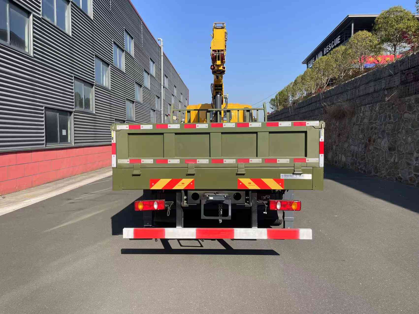 隨特牌ZZX5182JSQEQ6隨車起重運(yùn)輸車公告圖片