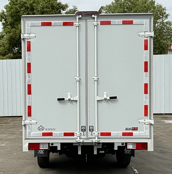 長(zhǎng)安牌CKS5031XXYT9AS6B2廂式貨車(chē)公告圖片