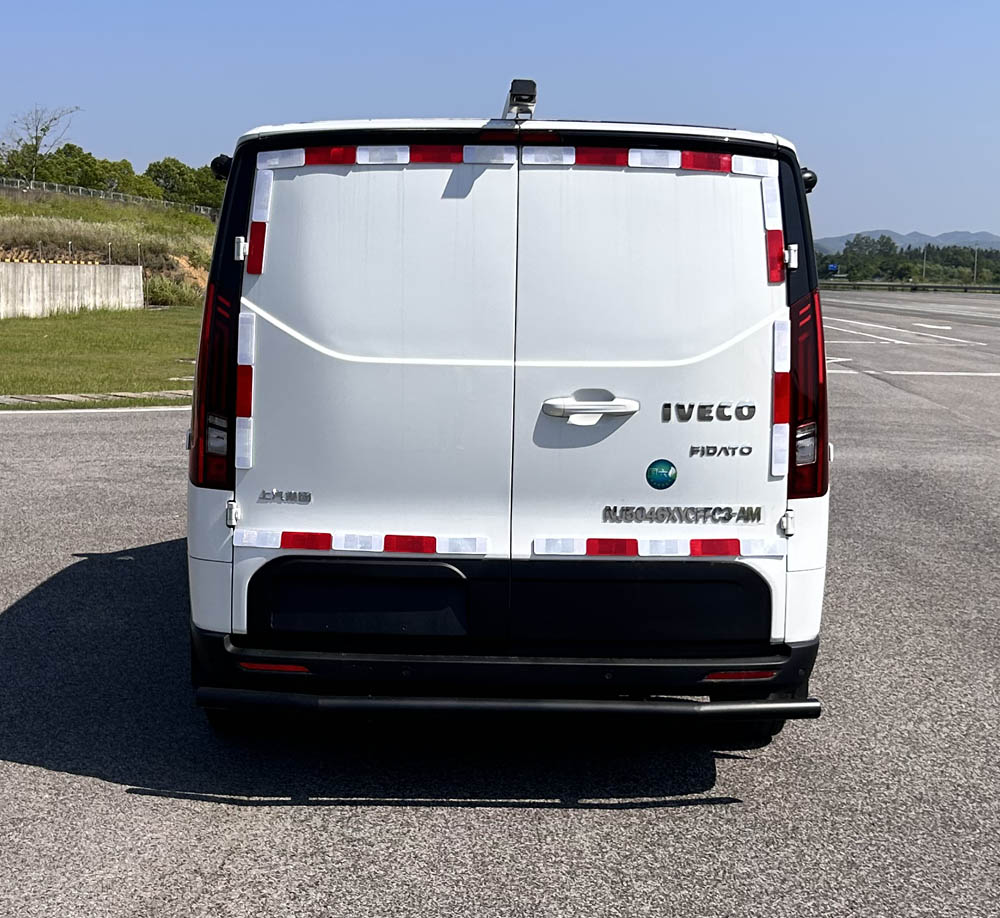 依維柯牌NJ5046XYCFFC3-AM運(yùn)鈔車公告圖片