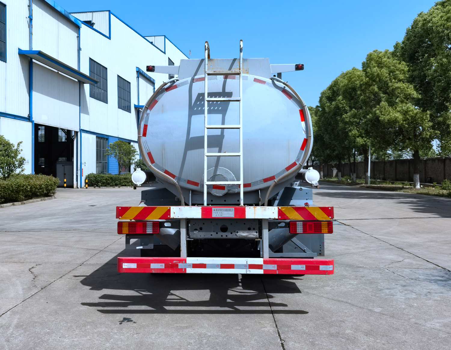 齊星牌QXC5317TGYBEV純電動(dòng)供液車公告圖片