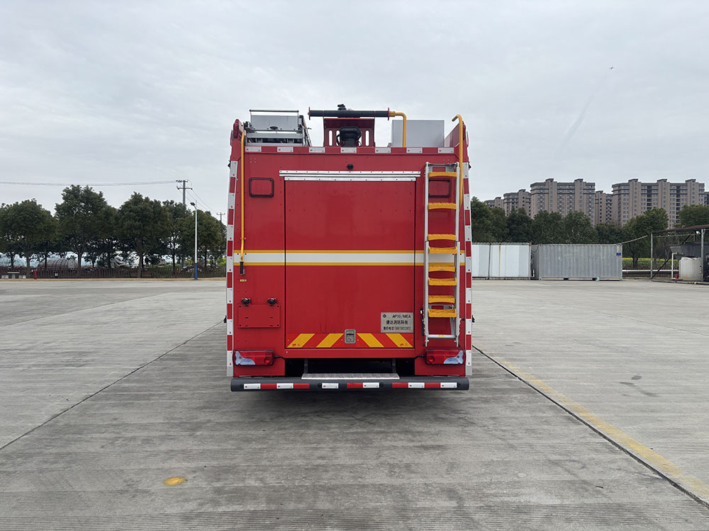 捷達(dá)消防牌SJD5121GXFAP30/MEA壓縮空氣泡沫消防車公告圖片