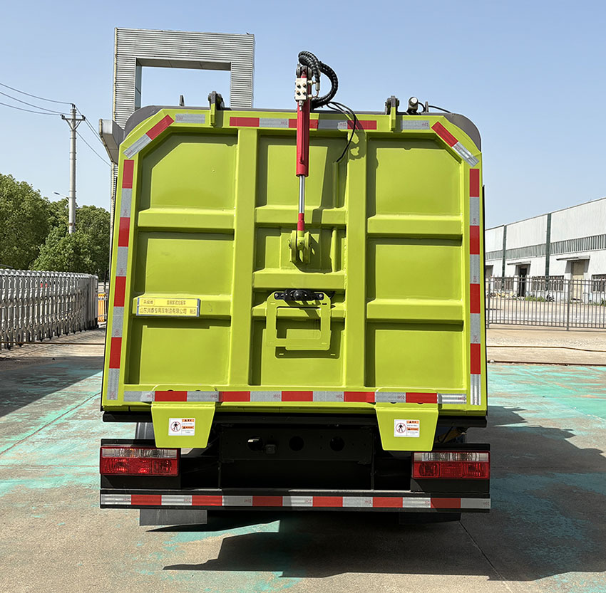 乘威牌LRT5075ZZZEQ6自裝卸式垃圾車公告圖片